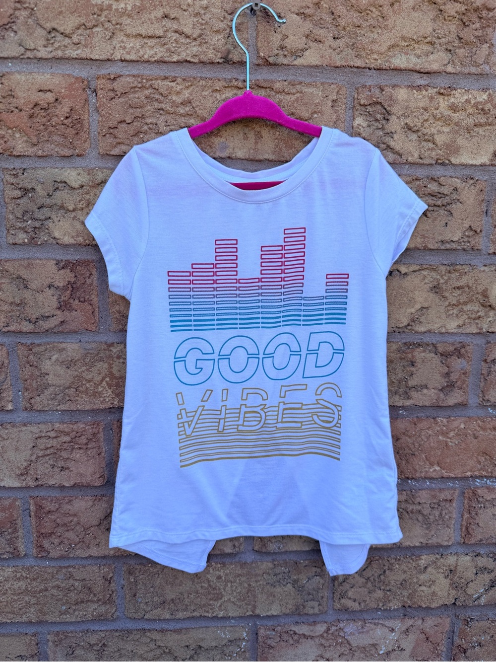 💫10/$25 • Joe Fresh “Good Vibes” Split Back Active Top